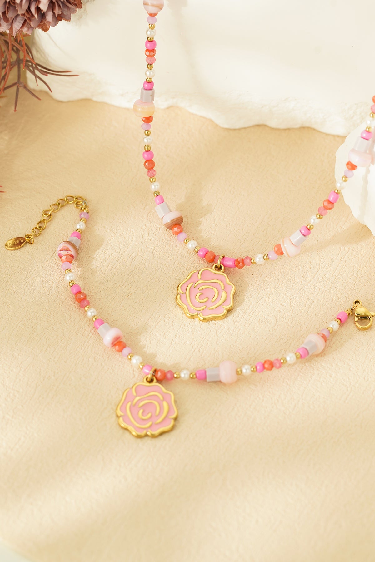 beaded rose armband - roze & 