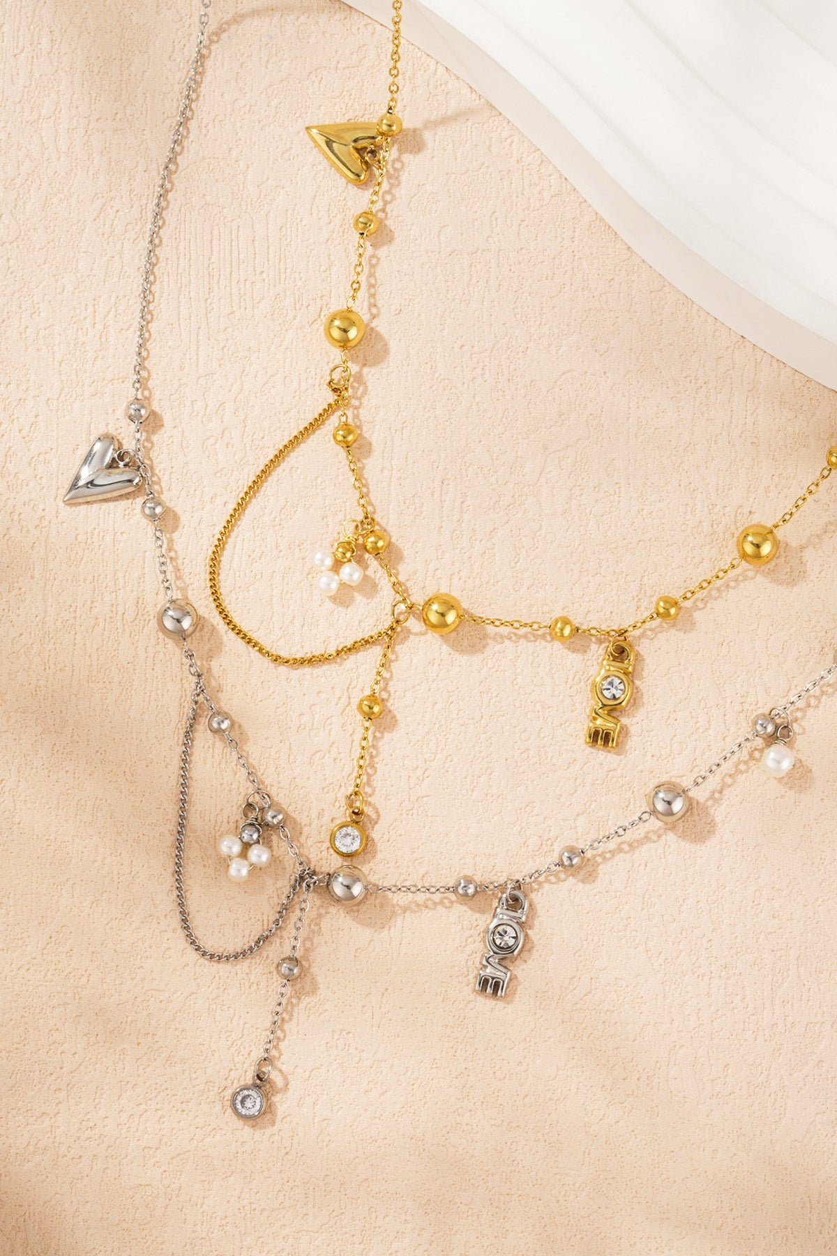 Women's necklace with pendant made of 304 stainless steel, imitation pearl, rhinestone with organic shape – image 4
