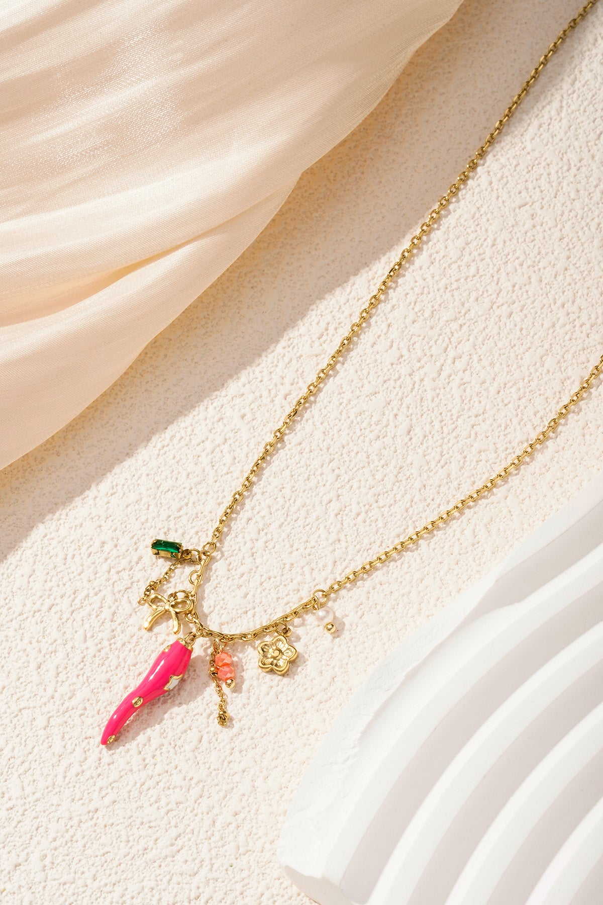 Women's Necklace with Pendant, Made of 304 Stainless Steel, Enamel, Rhinestone, Glass, Imitation Pearl – Gold-colored – image 5