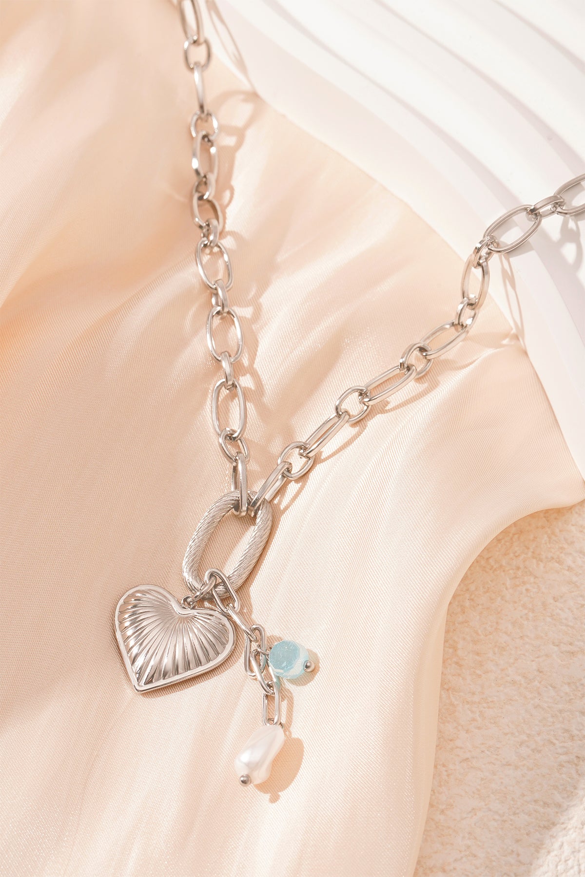 Collier femme avec pendentif en acier inoxydable 304, verre, perle d'imitation en forme de cœur – photo 4
