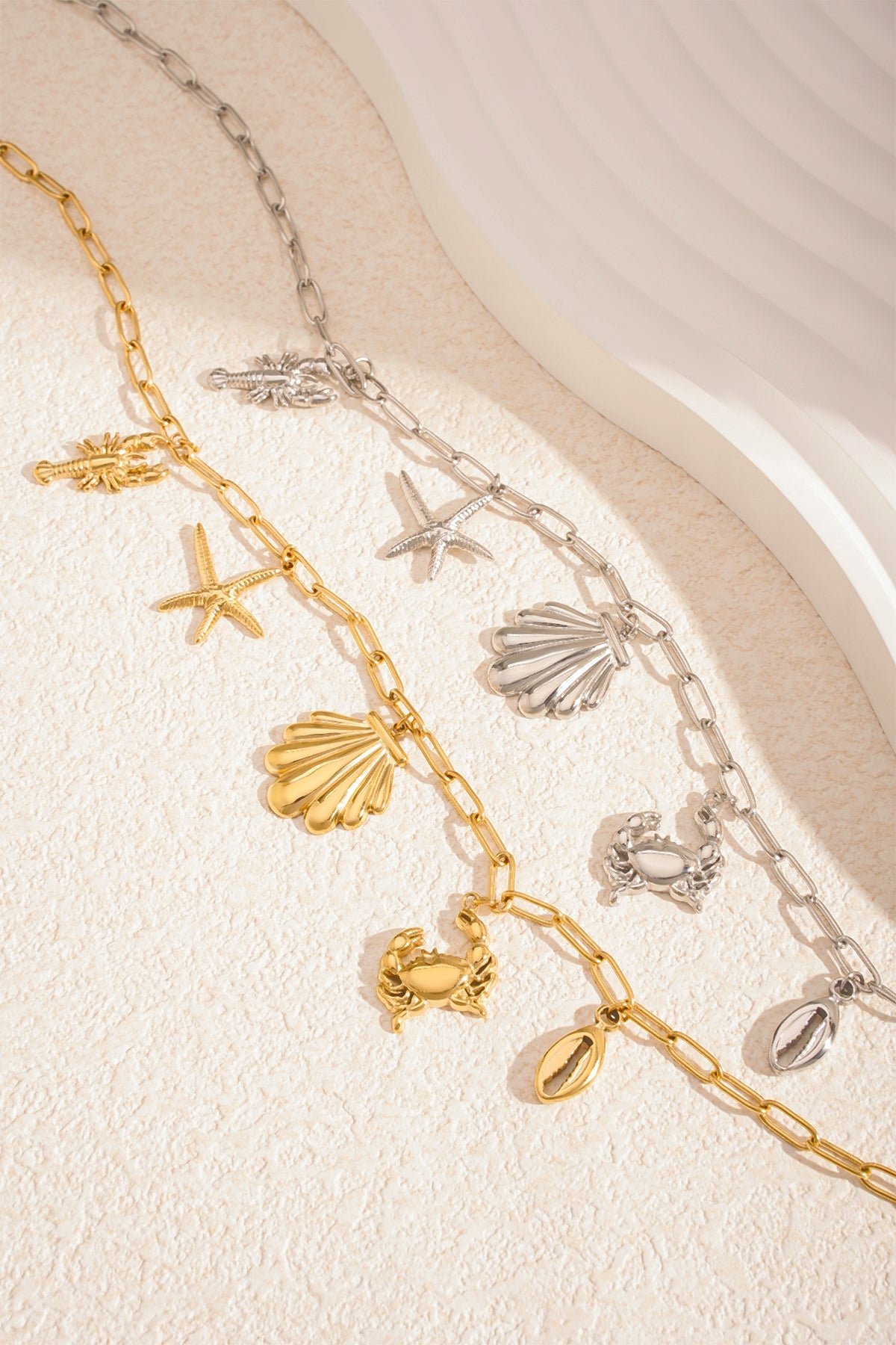Women's necklace with 304 stainless steel ocean-themed pendant - gold-colored – image 4