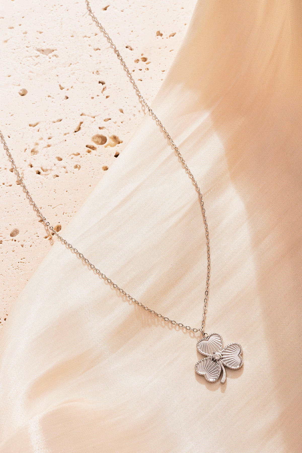 Women's Stainless Steel Clover Pendant Necklace - Gold-Coloured – image 6