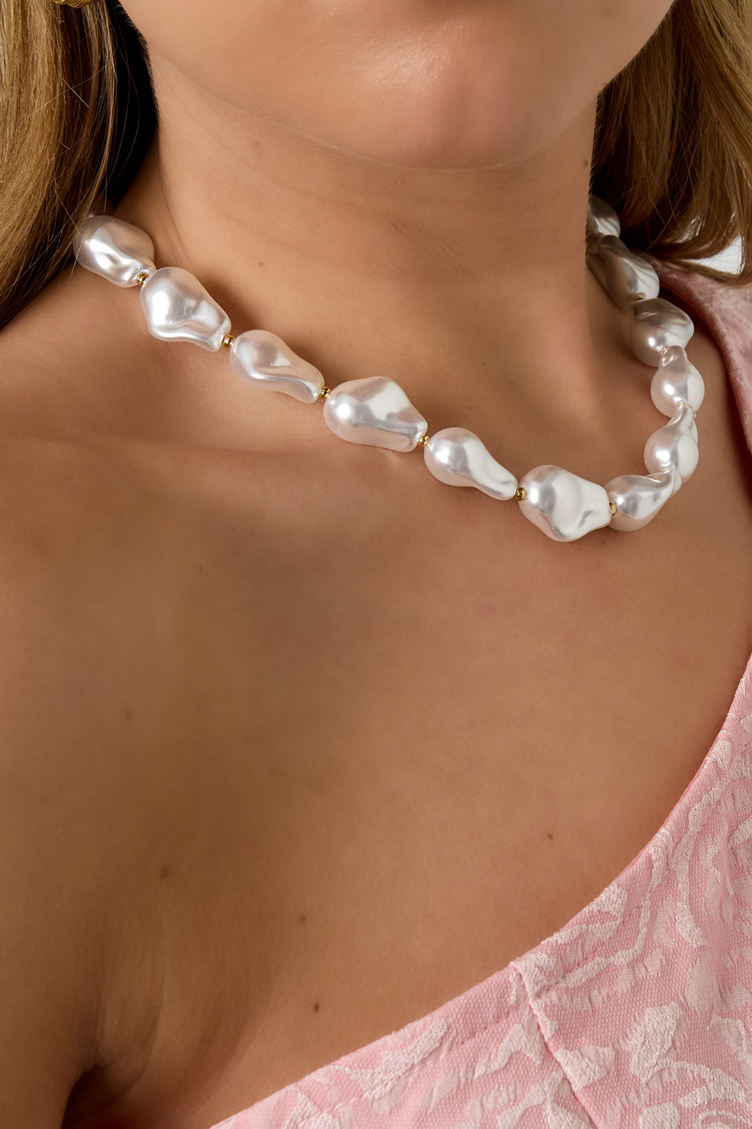Women's Imitation Pearl Necklace – White – Casual for Vacation and Beach – image 2