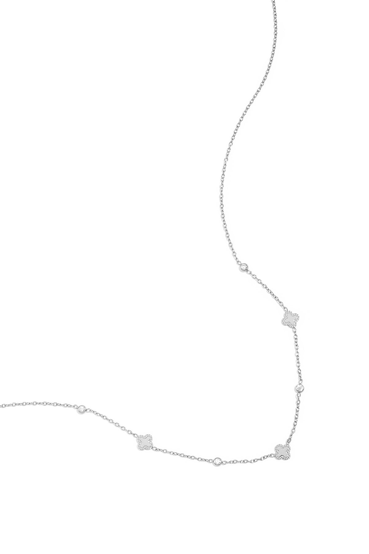 Collier femme avec pendentif trèfle en acier inoxydable – couleur or