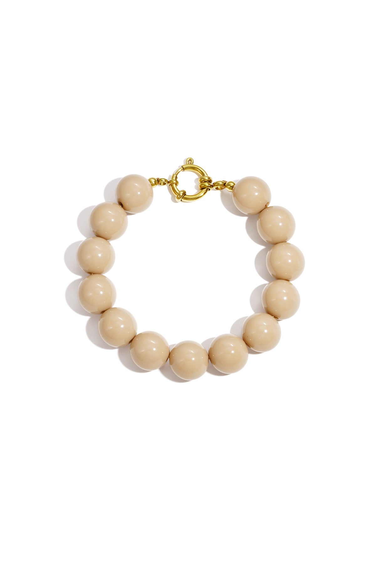 Armband met grote kralen en sluiting aan de voorkant
