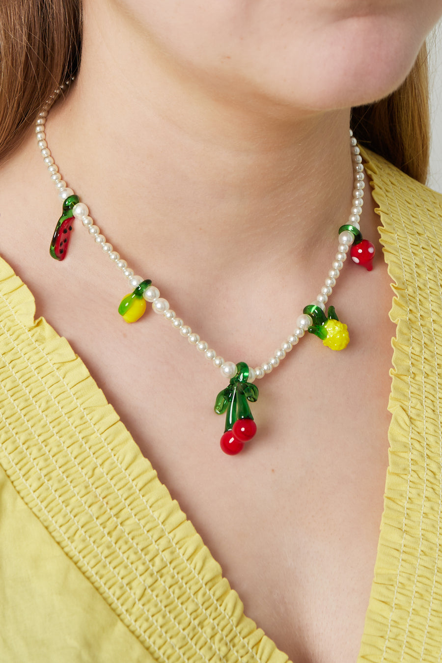 Collier pour femme en fausses perles, verre, acier inoxydable avec motif fruits