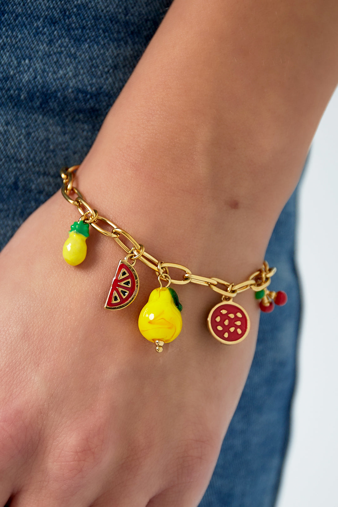 Bracelet à breloques pour femme en acier inoxydable avec motif fruits – doré – photo 2