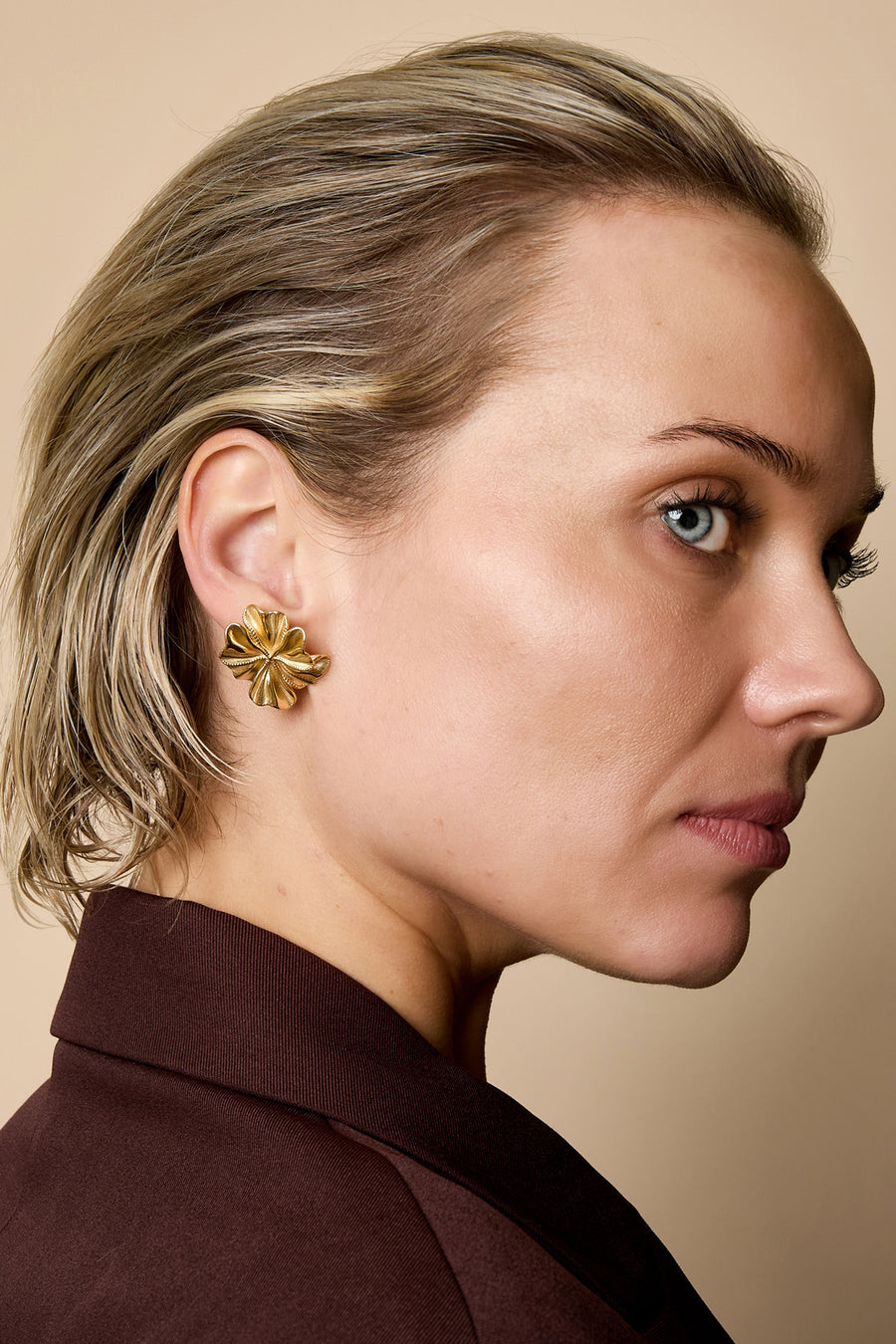 Clous d'oreilles pour femmes en acier inoxydable 304 avec motif floral – couleur or et couleur argent