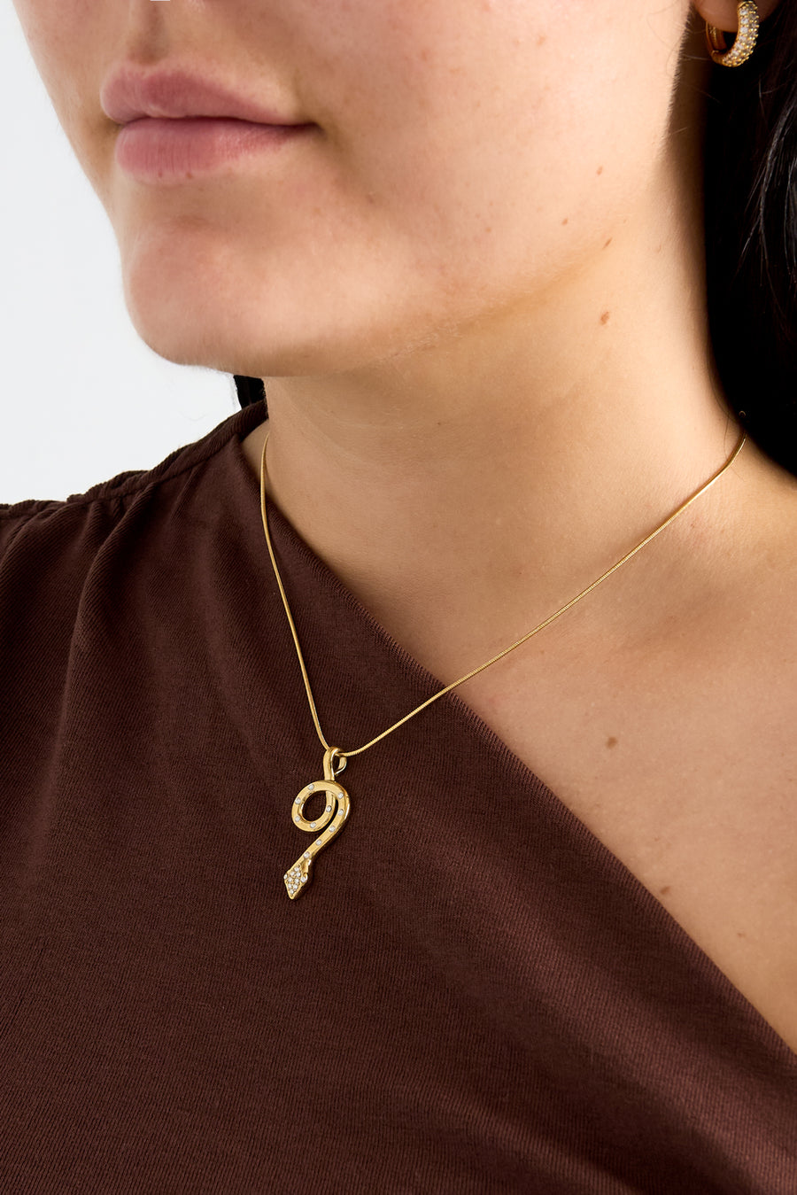 Collier pour femme avec pendentif en acier inoxydable motif serpent – doré et argenté
