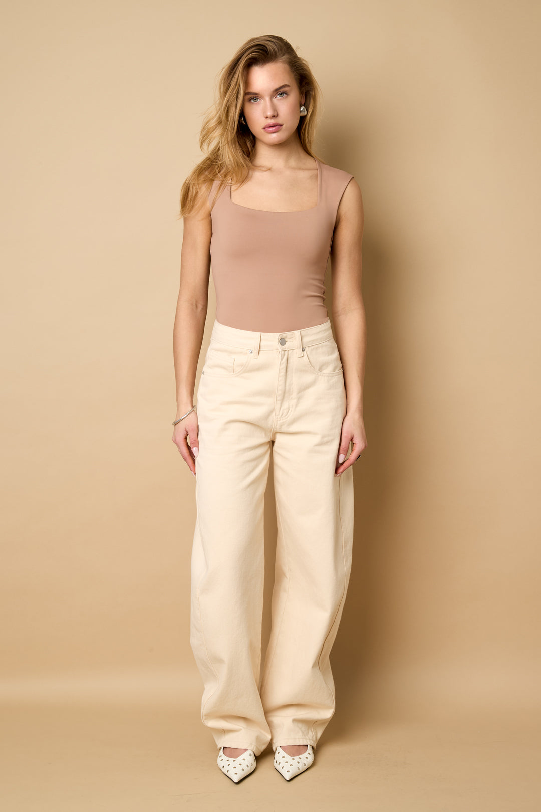Dames halterbody van gebreid nylon in drie effen kleuren – productfoto 4