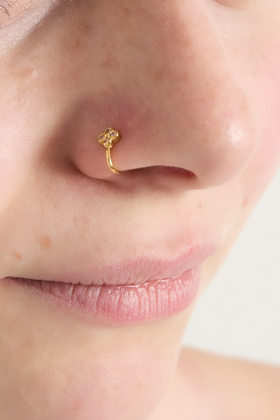 Ear cuff pour femme en cuivre avec motif trèfle – doré et argenté – photo 2