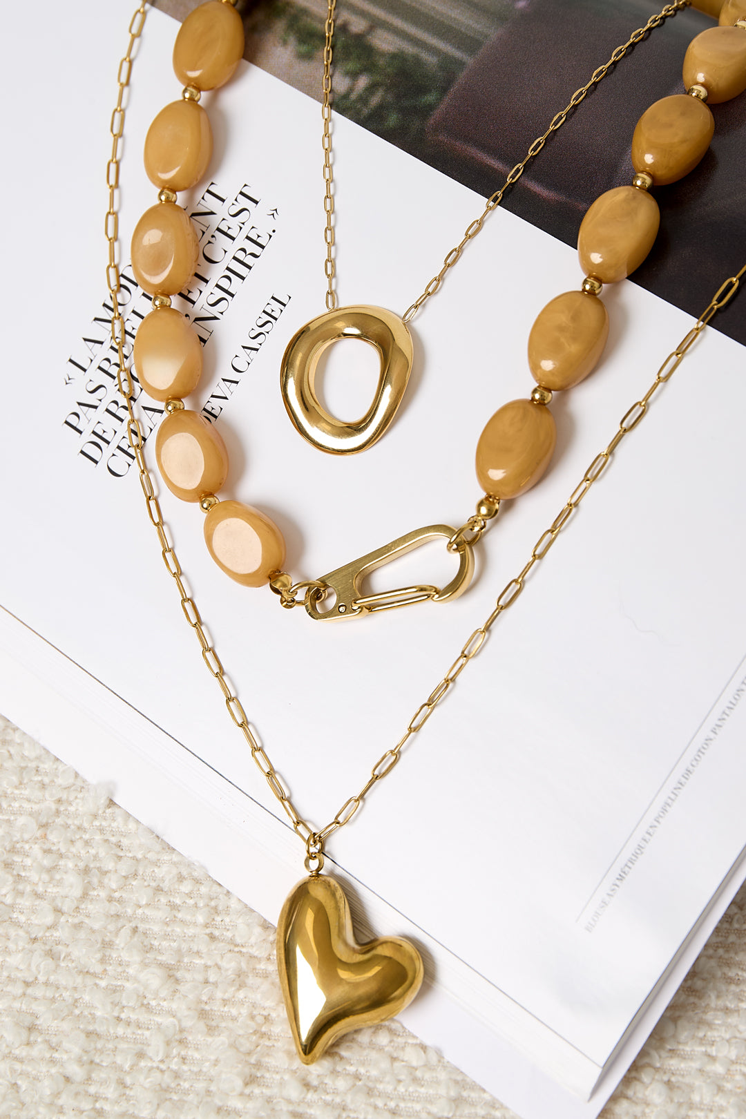 Ketting met kralen en frontsluiting design