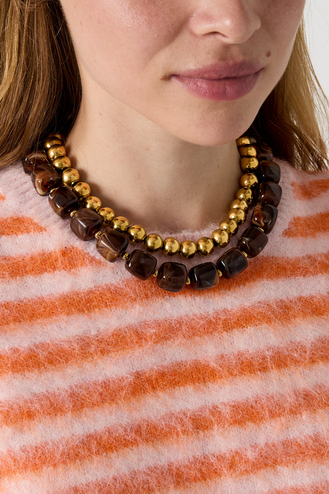 Women's acrylic beaded necklace, stainless steel with color gradient – brown – image 2