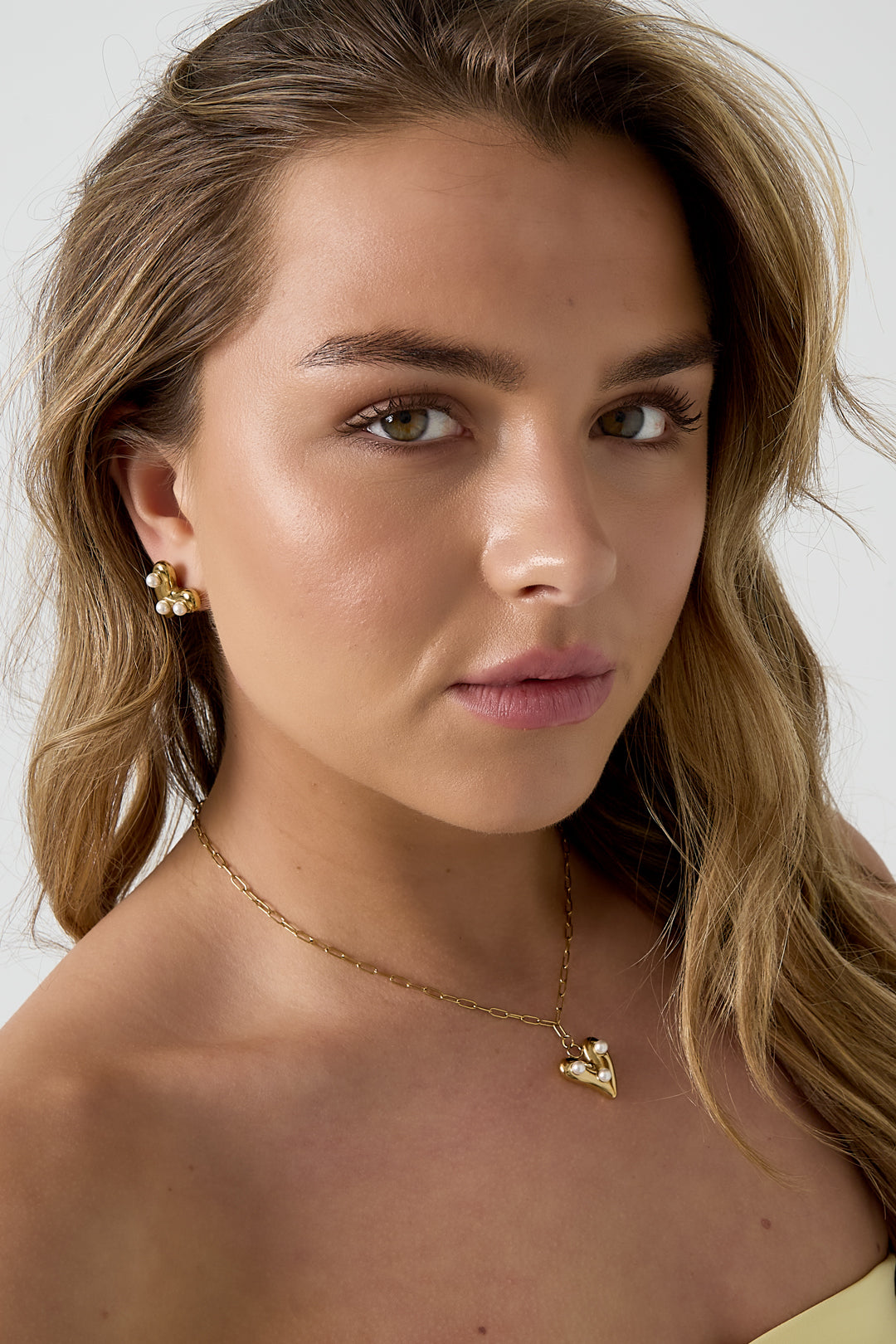 Ketting met hangend hart met parels