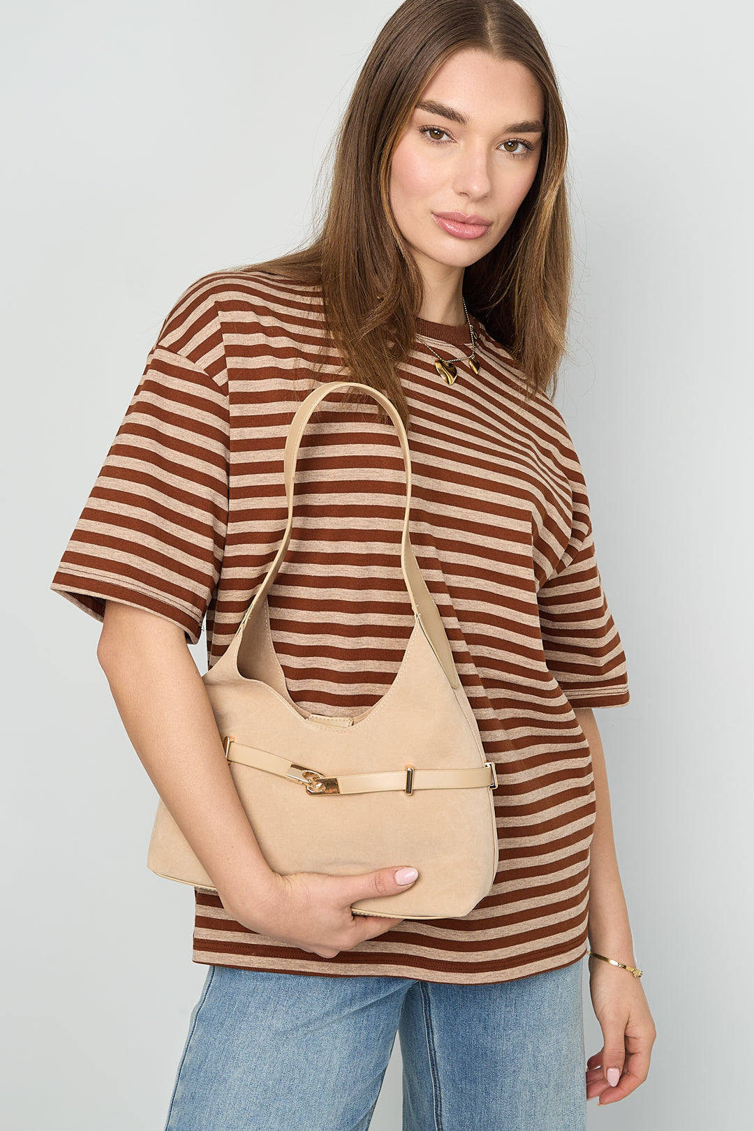 Women's shoulder bag made of 95% suede, 5% metal with a plain design – image 2