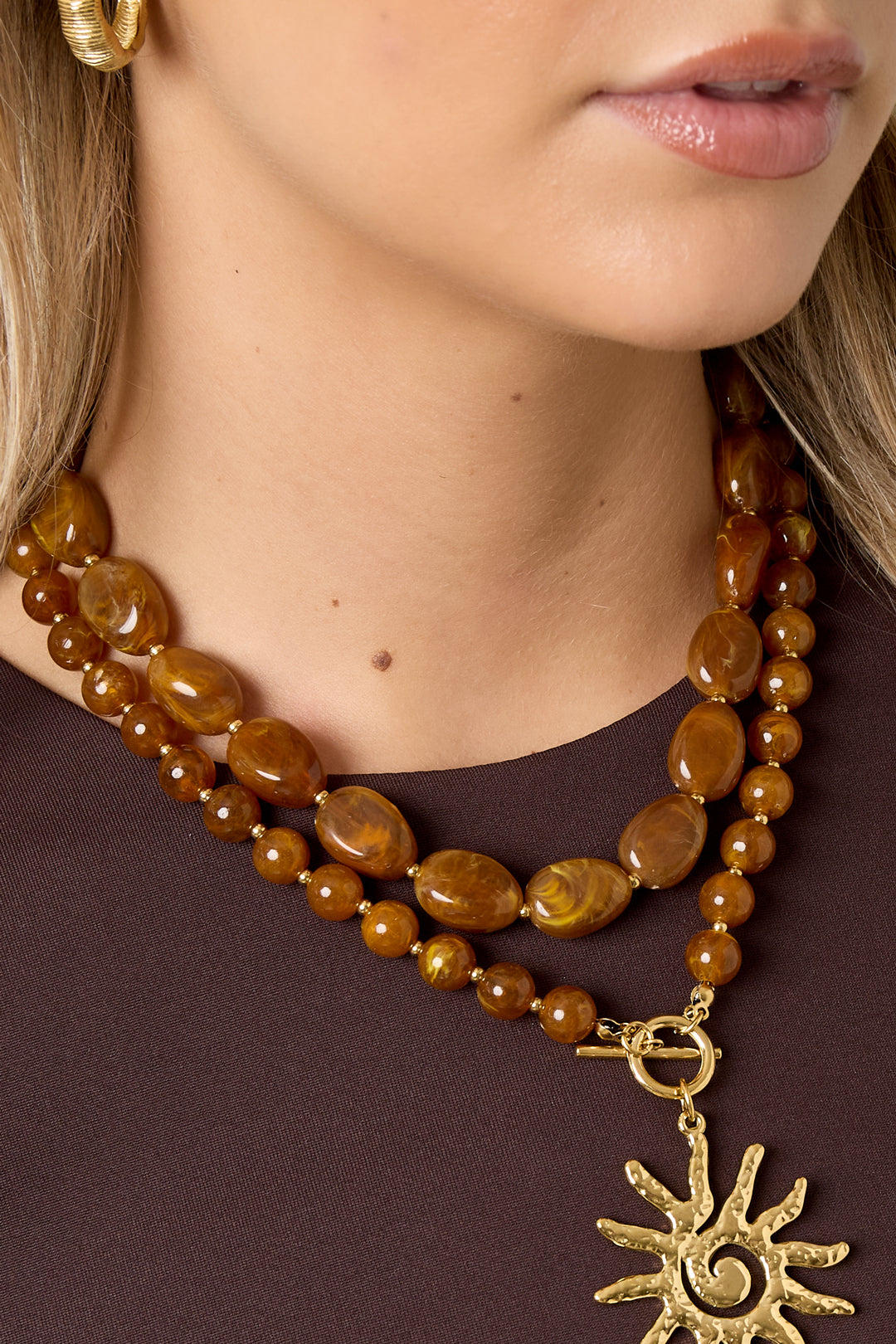 Women's Acrylic Beaded Necklace – Coffee Brown – Casual for Everyday Wear – image 5