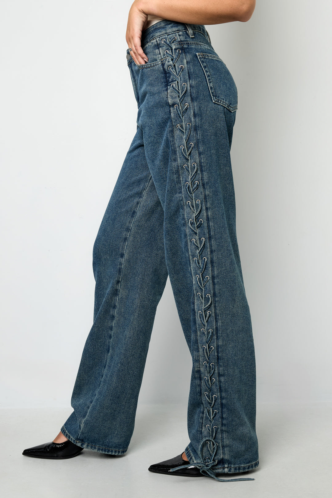 Women's straight-leg jeans with bow detail – image 3