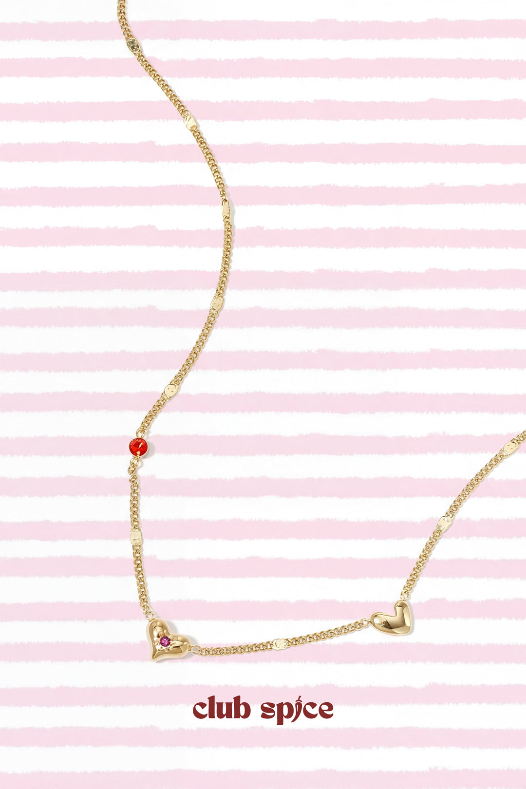 Ketting met hartjes en steentjes en patroon