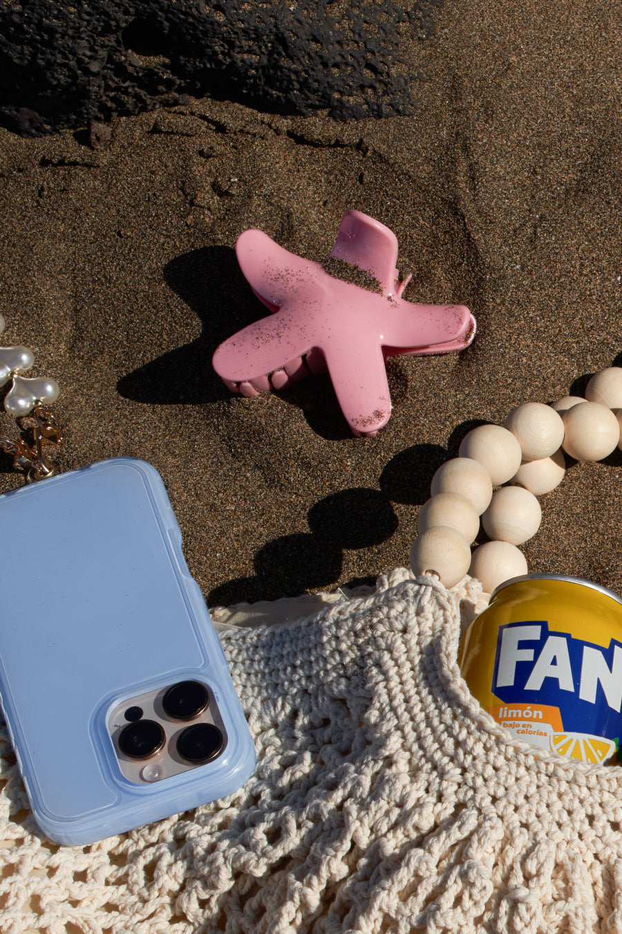 Pince à cheveux en plastique avec motif étoile de mer – coloris assortis