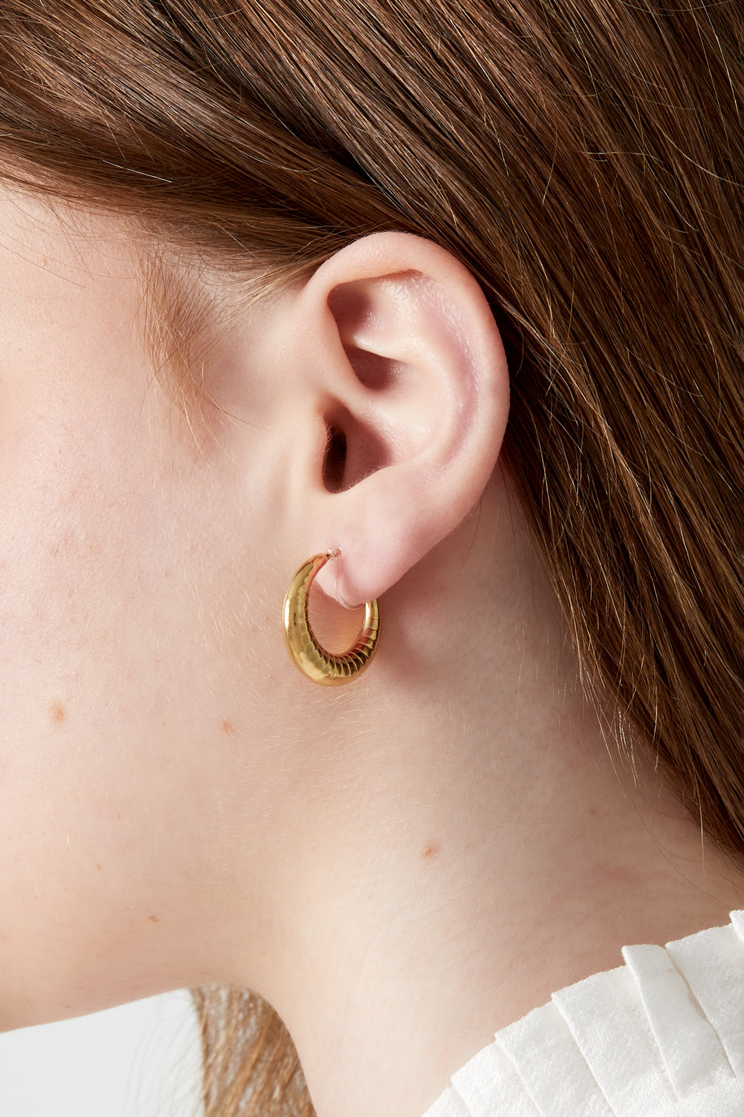 Women's stainless steel organic shape clip-on earrings - gold-colored – image 2