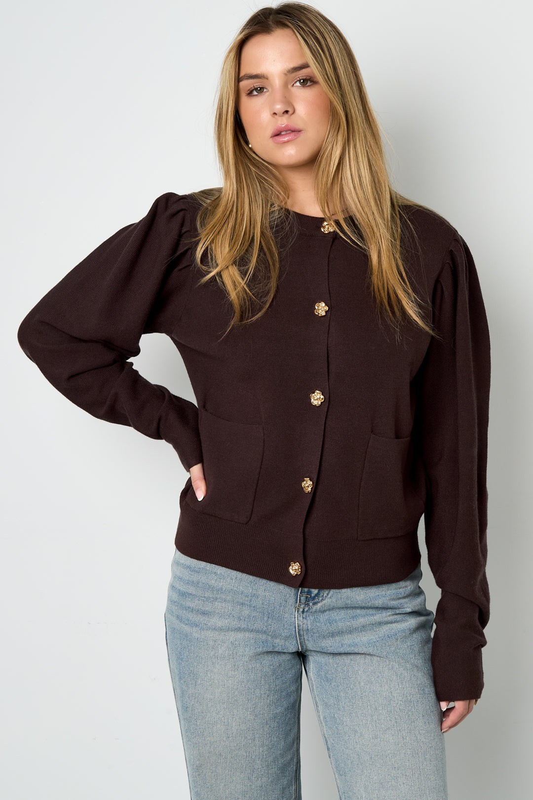 Women's knitted cardigan with a casual look – image 3