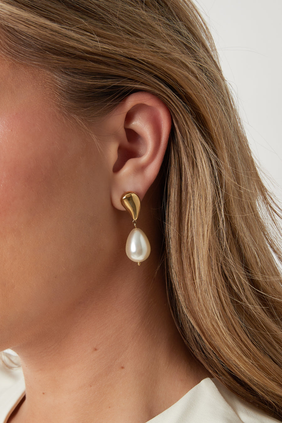 Boucles d'oreilles pendantes en acier inoxydable pour femmes avec forme organique – doré