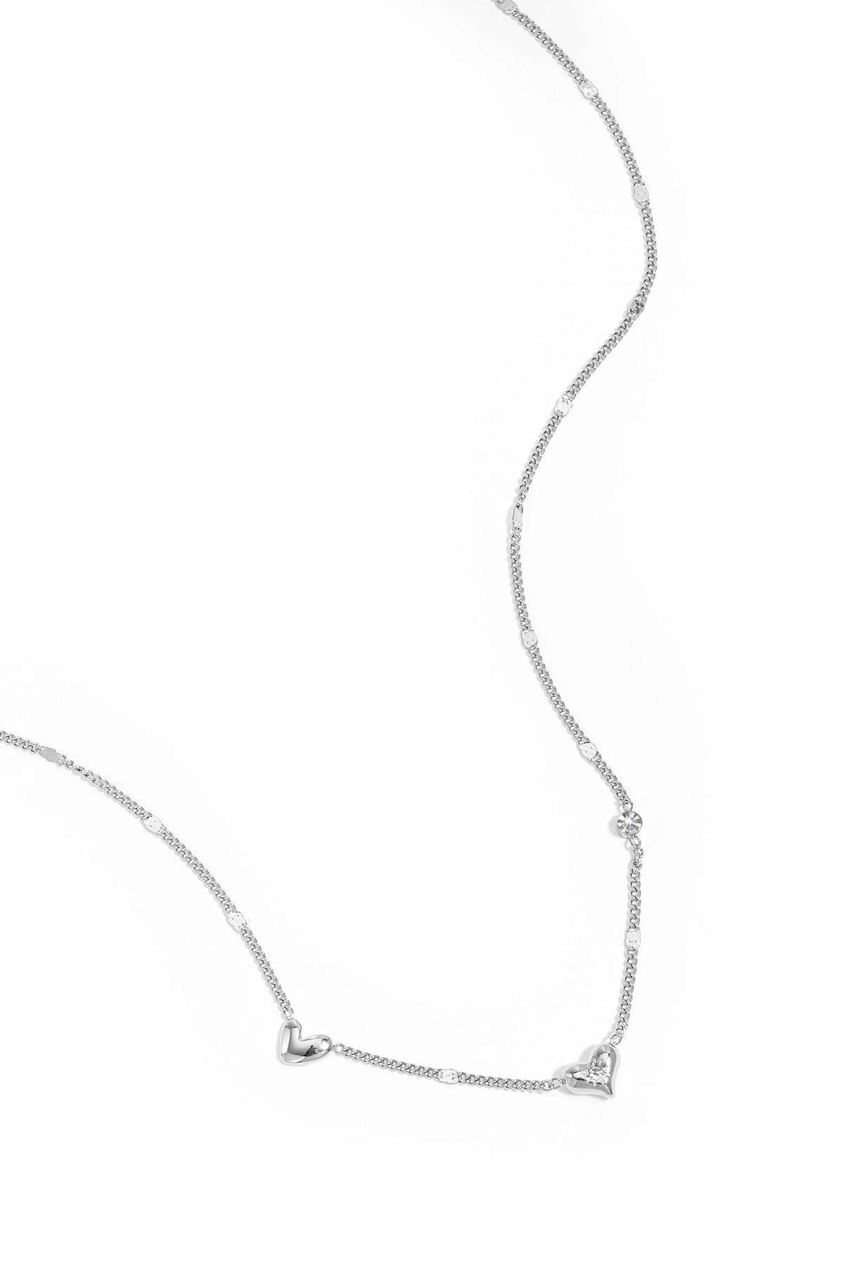 Ketting met hartjes en steentjes en patroon