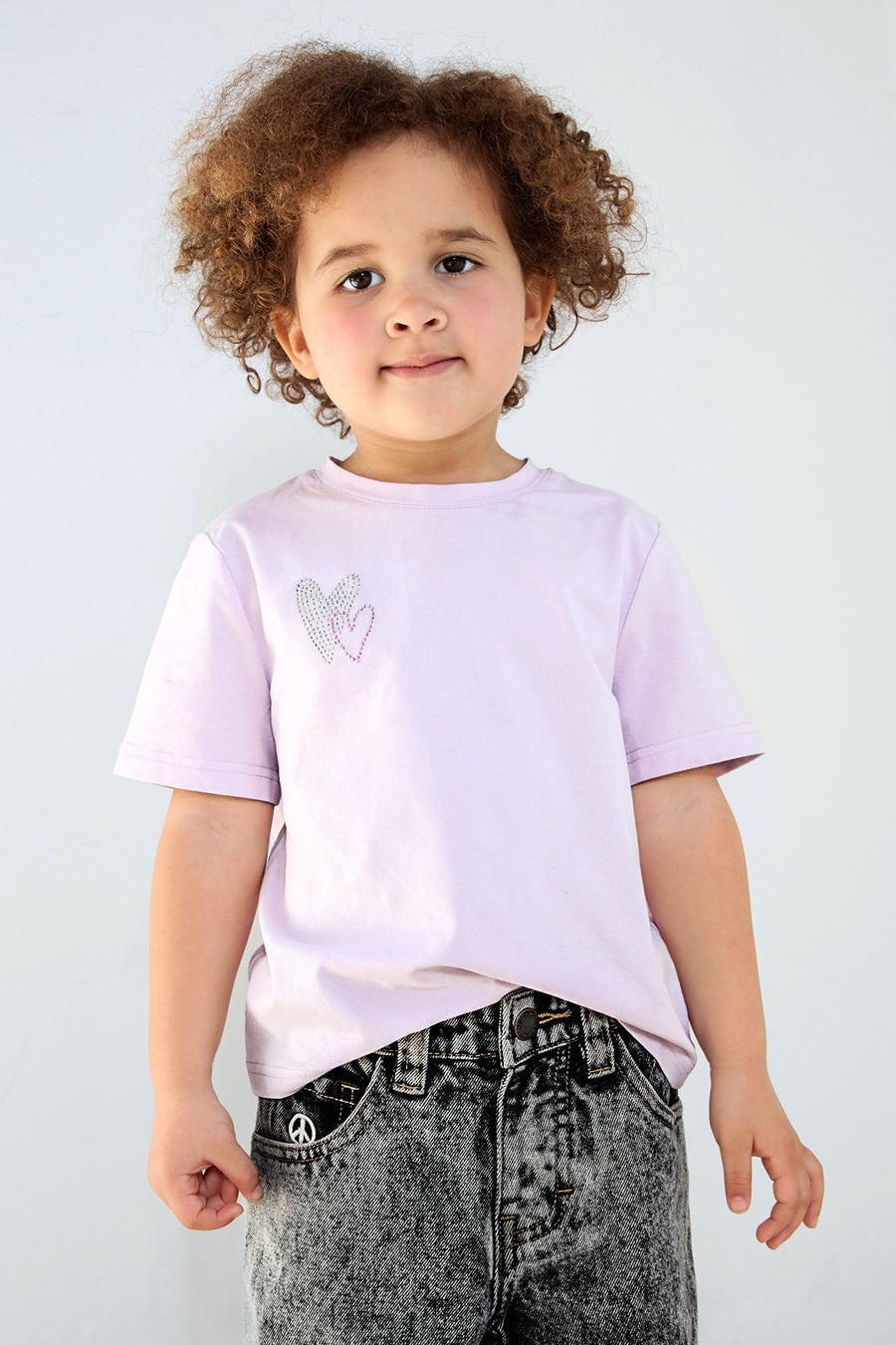 T-shirt enfant avec broderie cœur et col rond