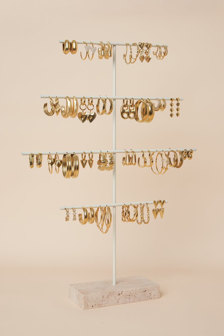 Présentoir à boucles d'oreilles en pierre au design uni – blanc cassé – décontracté