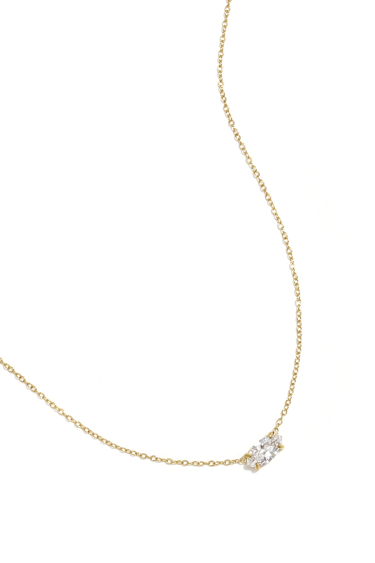 Women's necklace with stainless steel pendant with oval and geometric shape