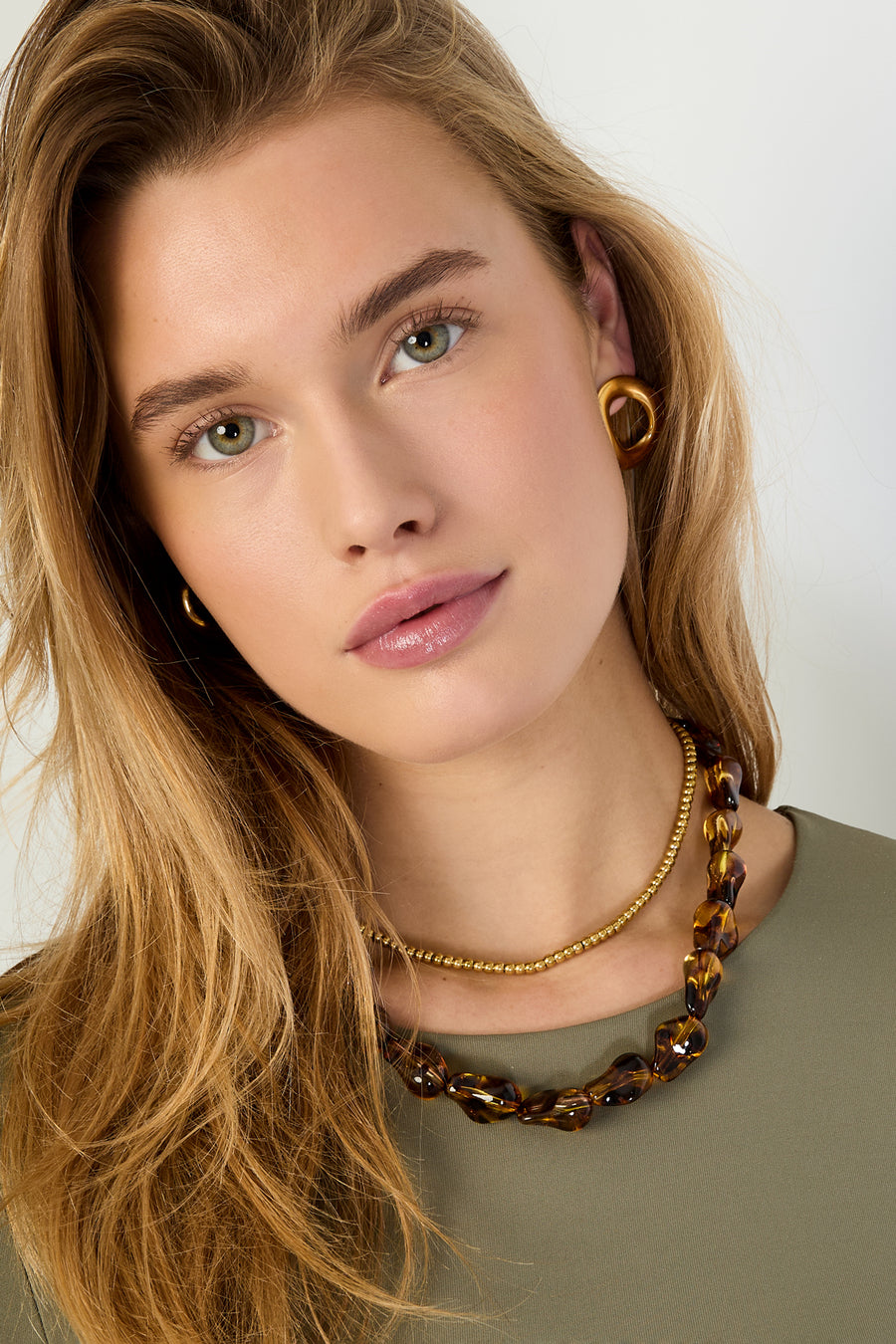 Collier de perles en acrylique pour femme – marron – style rétro pour le quotidien