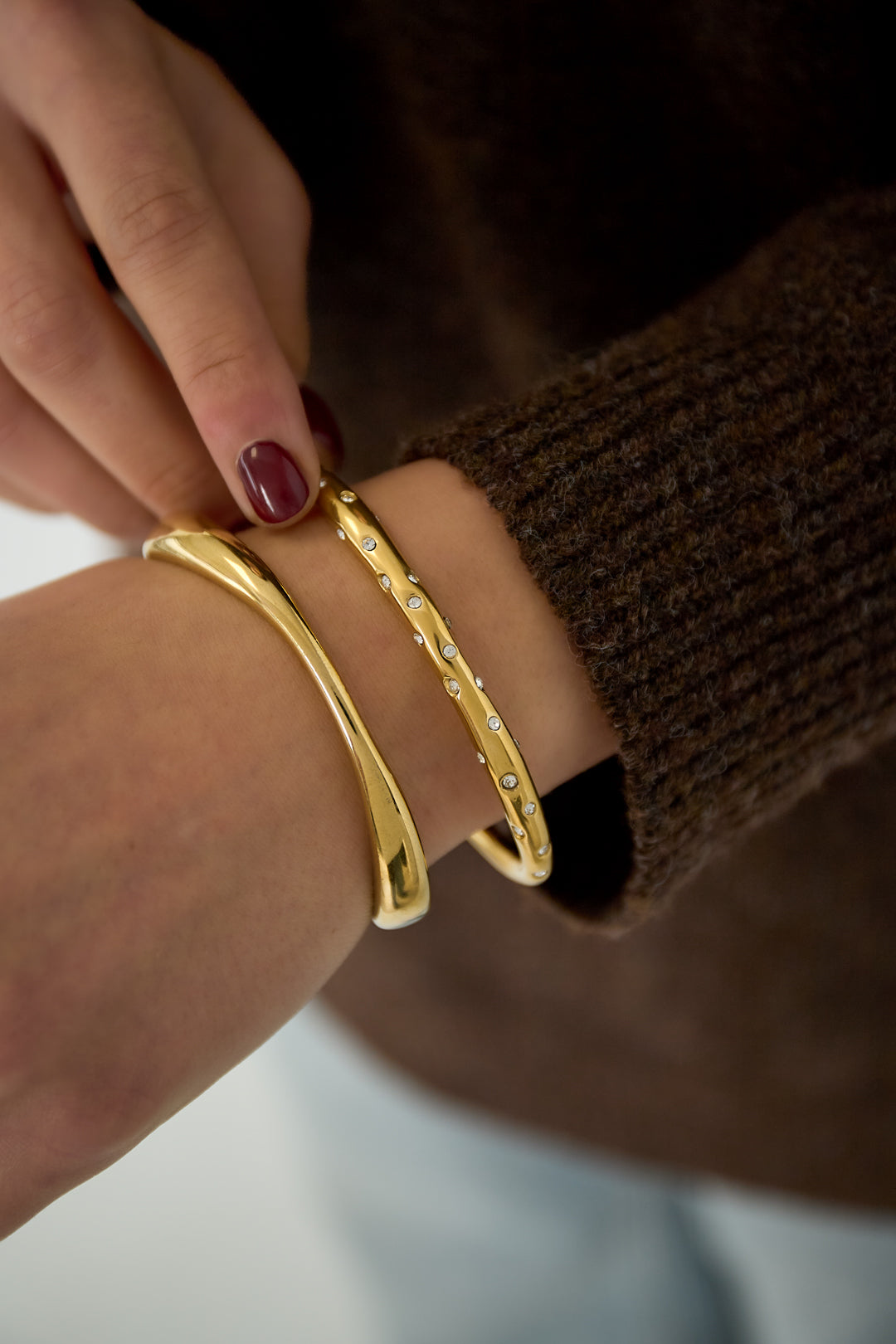 Women's Stainless Steel Cuff Bracelet with Organic Shape - Gold-tone – image 3