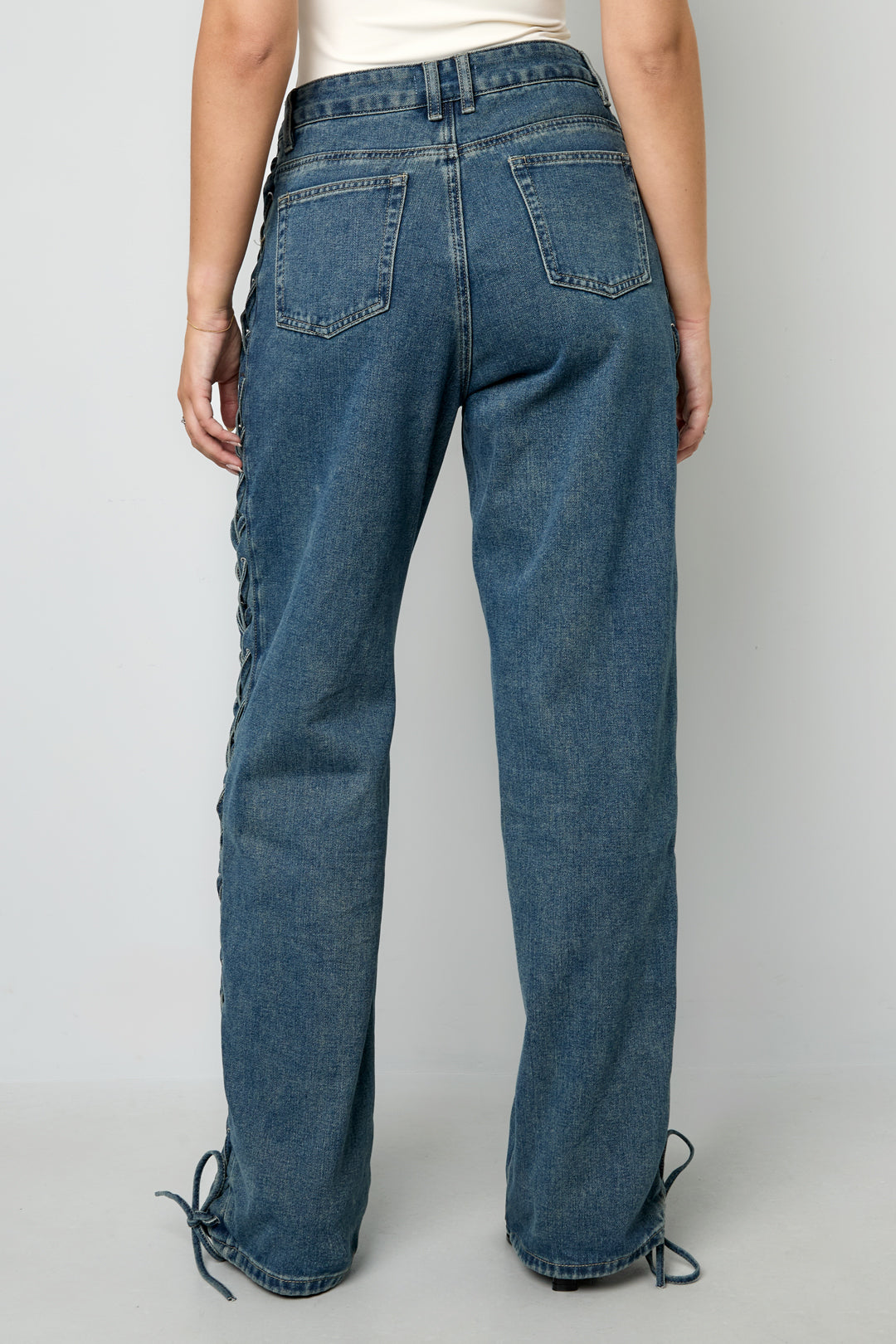 Women's straight-leg jeans with bow detail – image 10
