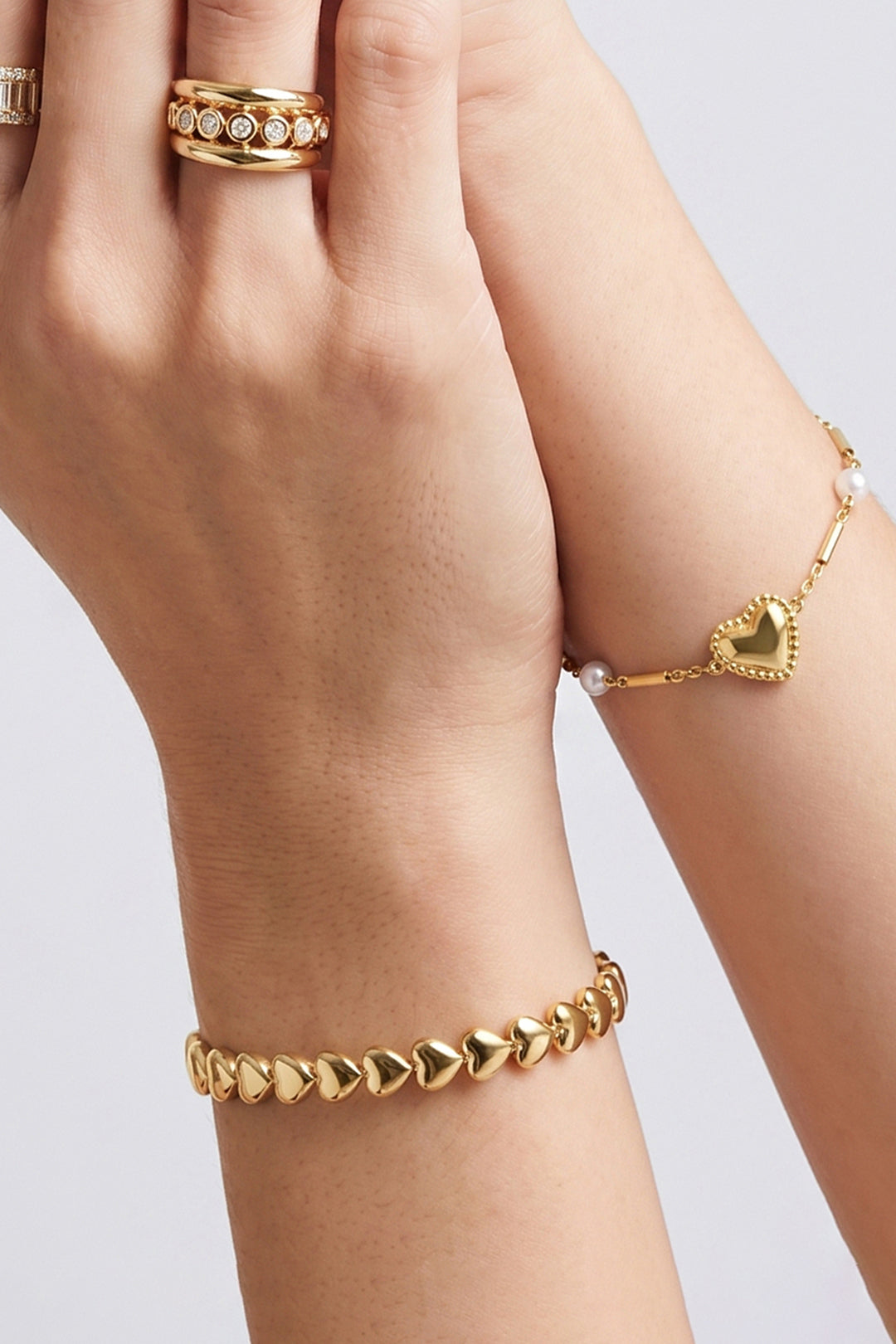 Stainless Steel Cuff Bracelet for Women with Heart Shape – Gold-colored – image 2