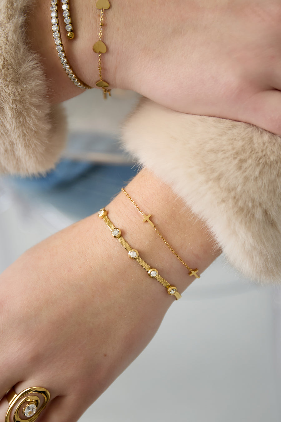 Bracelet chaîne femme en strass avec détails maillons – doré et argenté