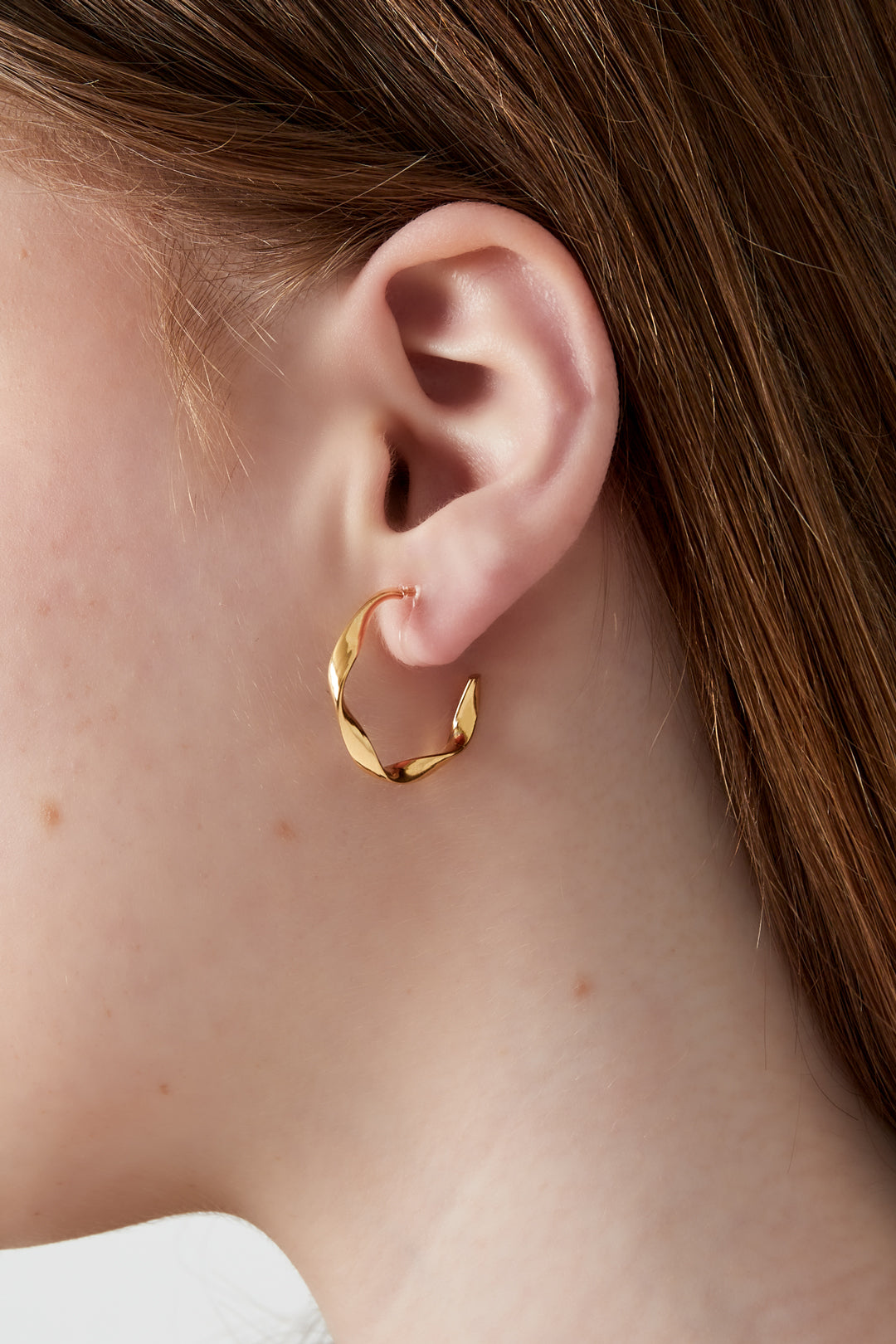 Boucles d'oreilles clips pour femmes en acier inoxydable, de forme organique – couleur or – photo 2