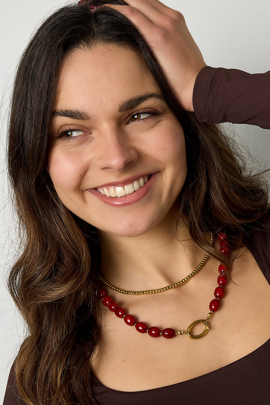 Collier pour femme en acrylique – plusieurs coloris – décontracté