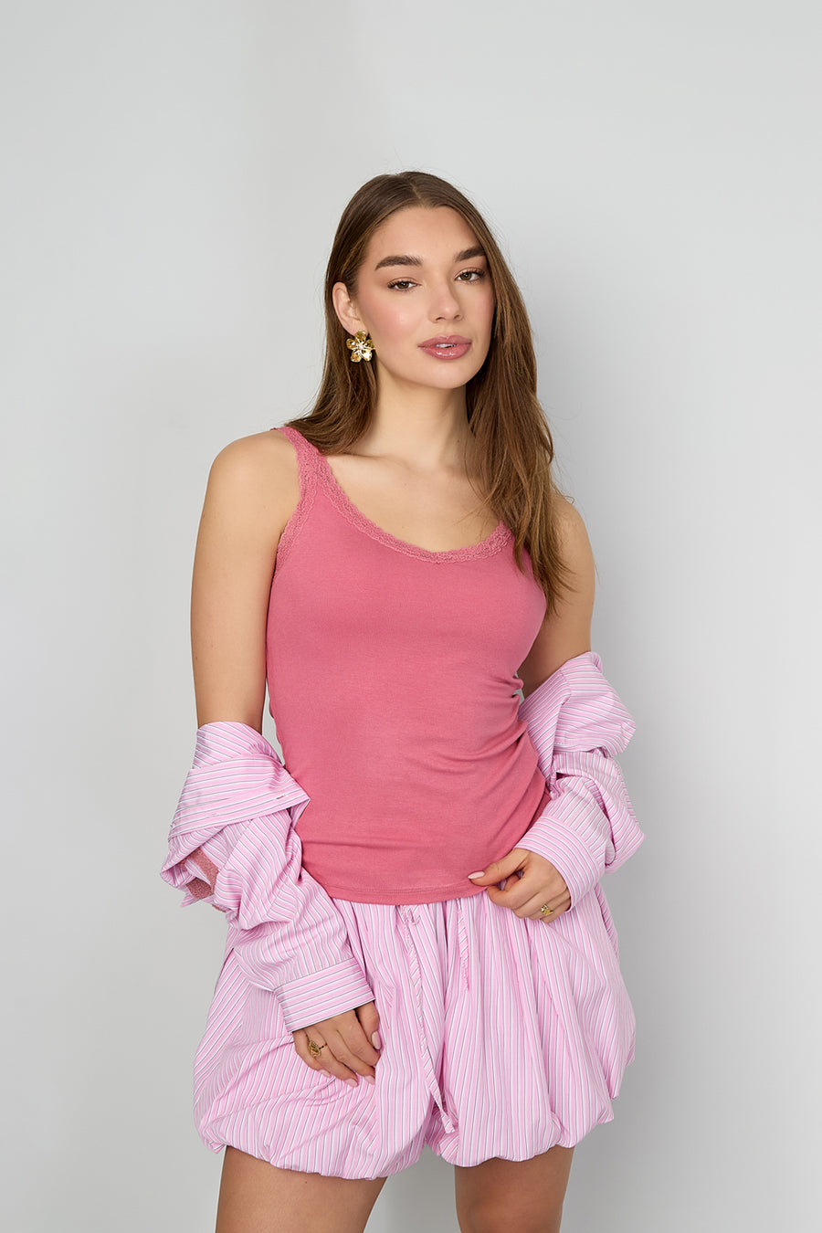 Dames basic gebreide top met kanten paneel – productfoto 2