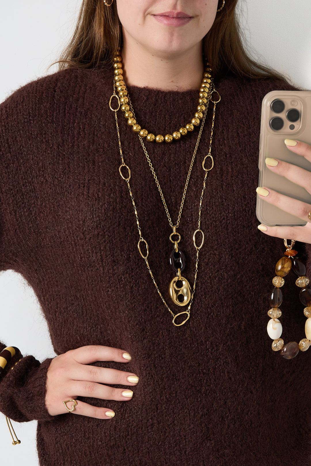 Long stainless steel chain for women with organic shape – gold-coloured – image 3