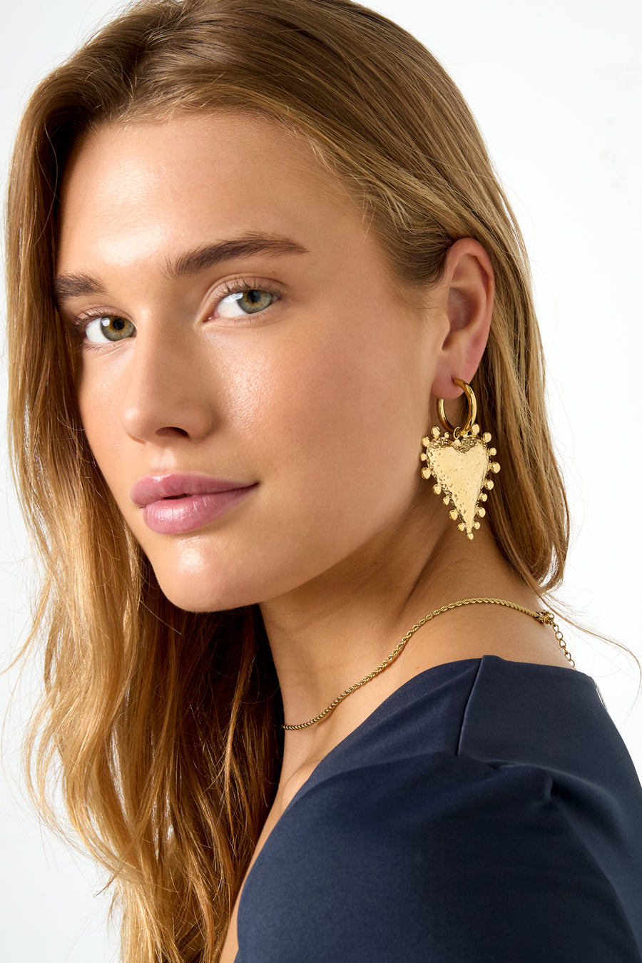Boucles d'oreilles pendantes en forme de cœur en acier inoxydable doré pour femme