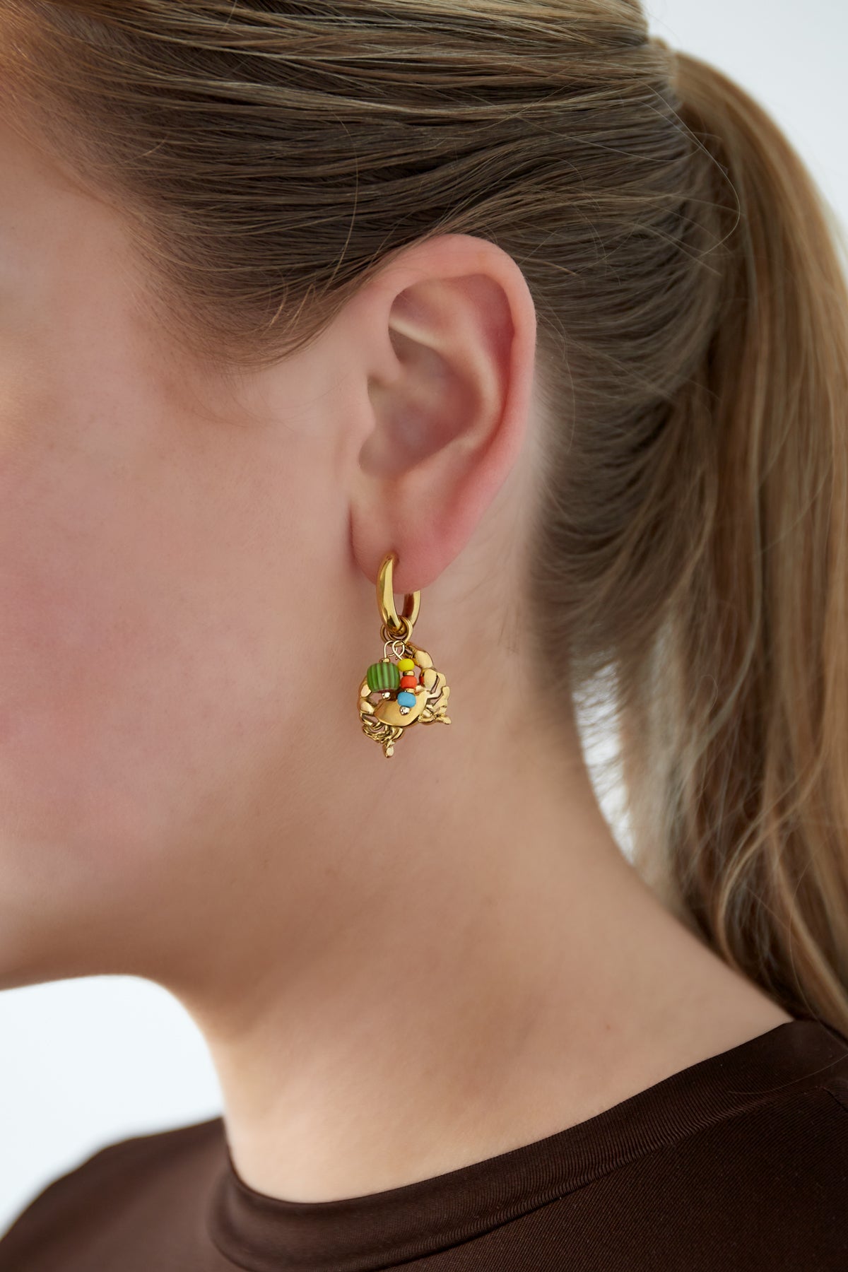 Boucles d'oreilles pendantes pour femmes en acier inoxydable 304, acrylique et verre avec détails océaniques – couleur or – photo 2