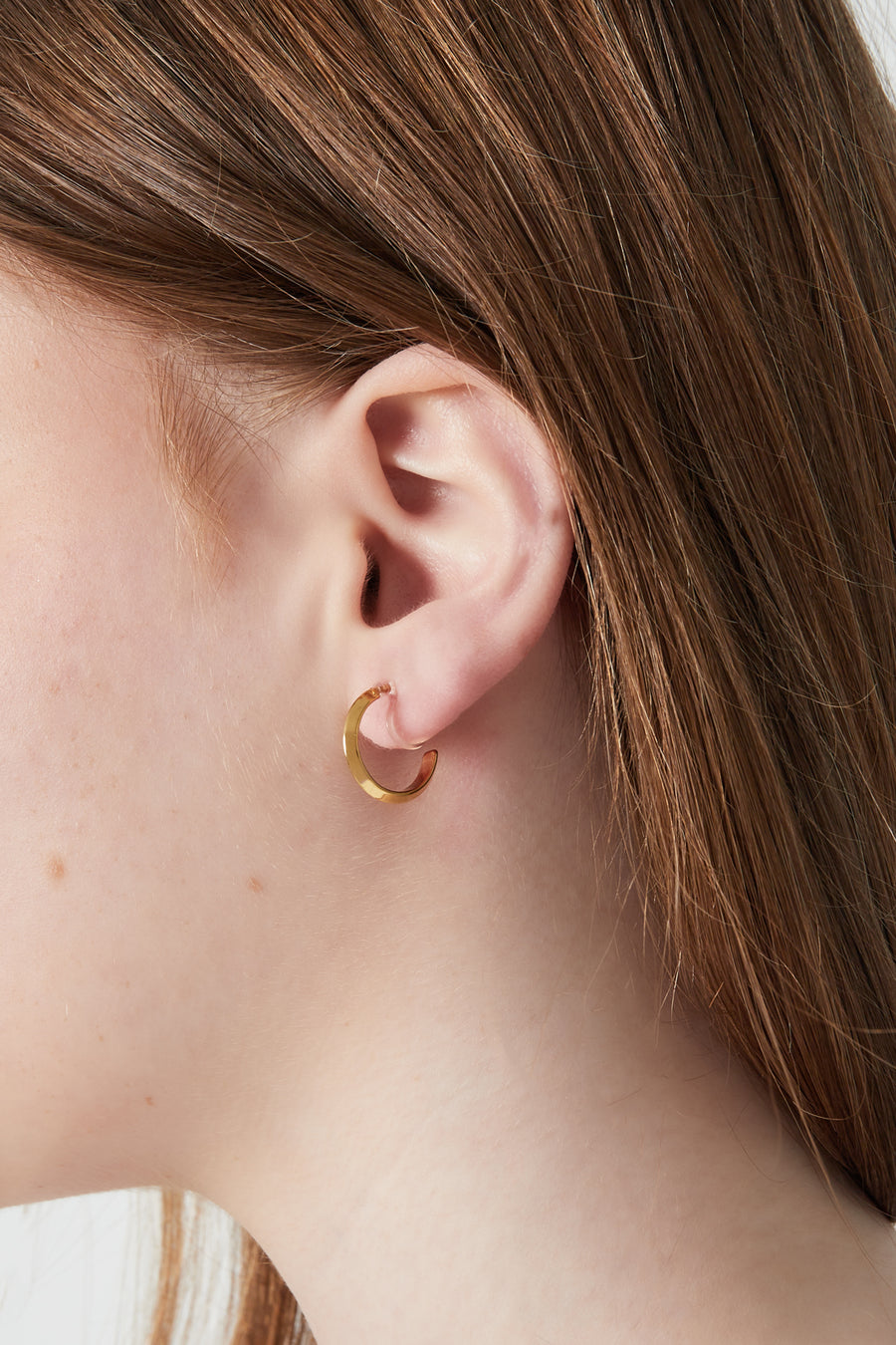 Clips d'oreille pour femme en acier inoxydable avec forme organique – couleur or