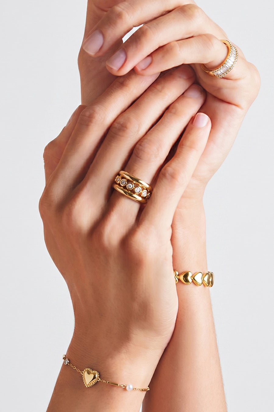 Bague minimaliste pour femme en acier inoxydable avec points – couleur or et argent