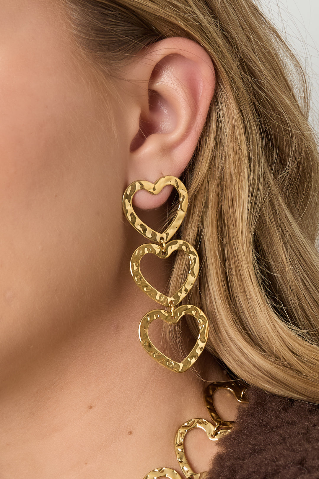 Boucles d'oreilles pendantes pour femmes en acier inoxydable en forme de cœur – couleur or – photo 3
