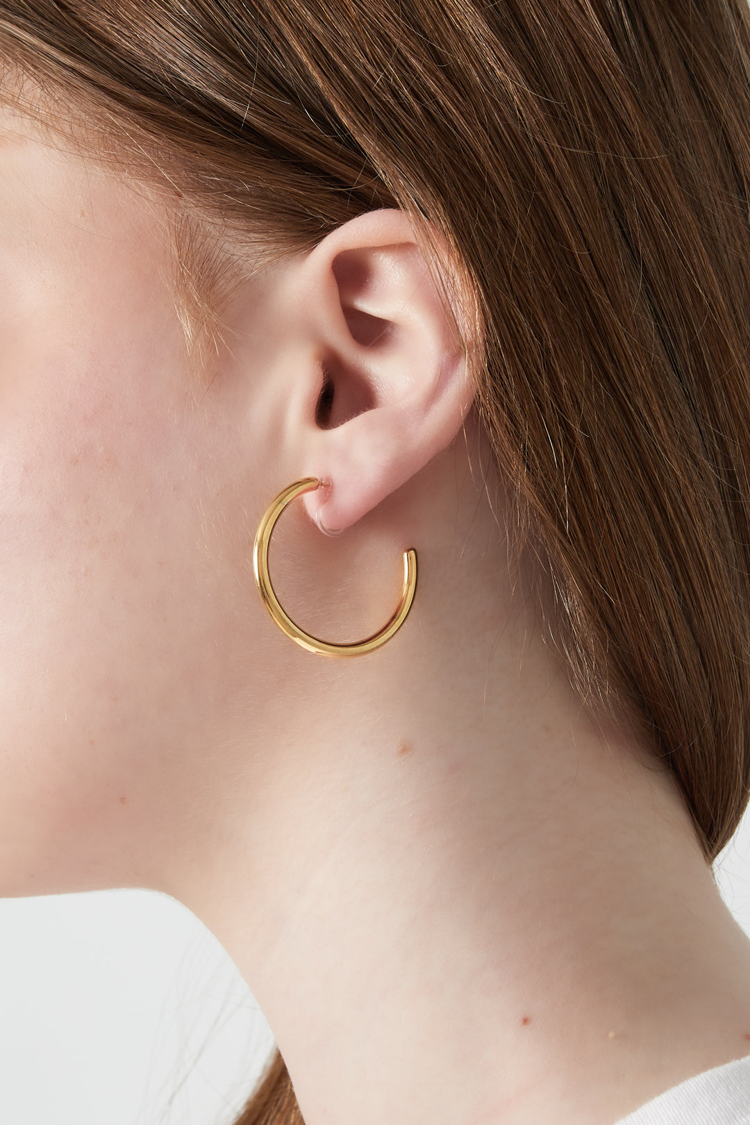 Clips d'oreilles pour femme en acier inoxydable de forme organique – doré – photo 2