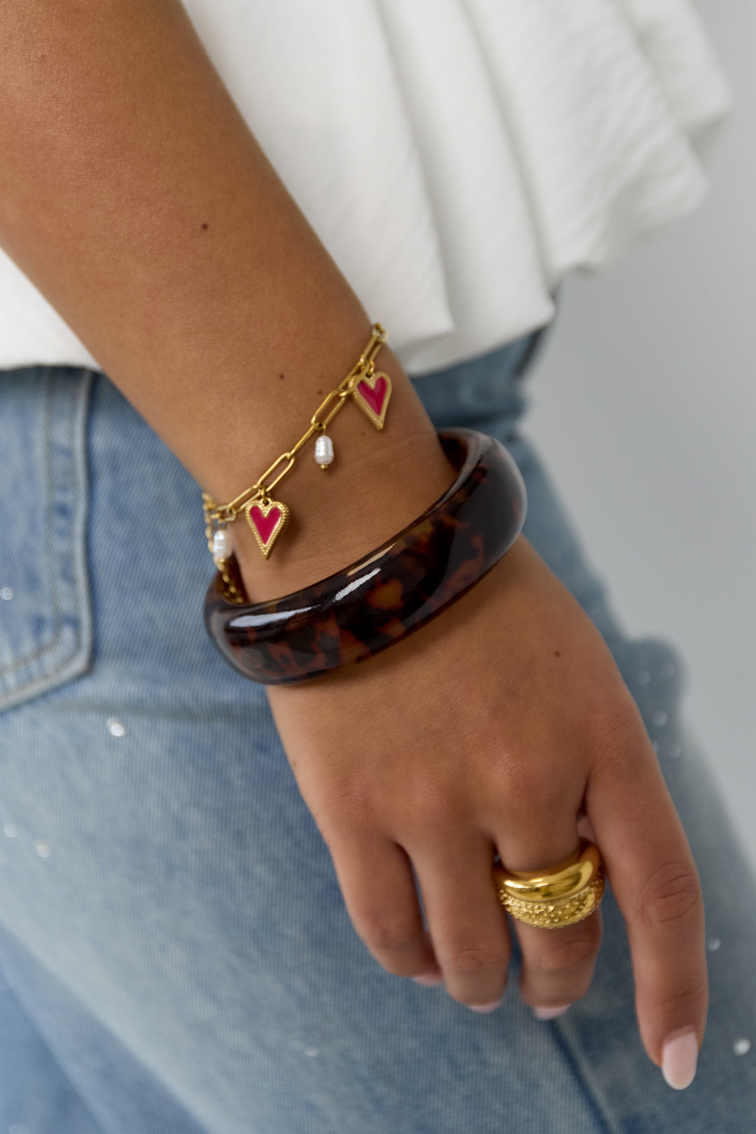 Women's resin bangle with animal print – dark brown – casual – image 3