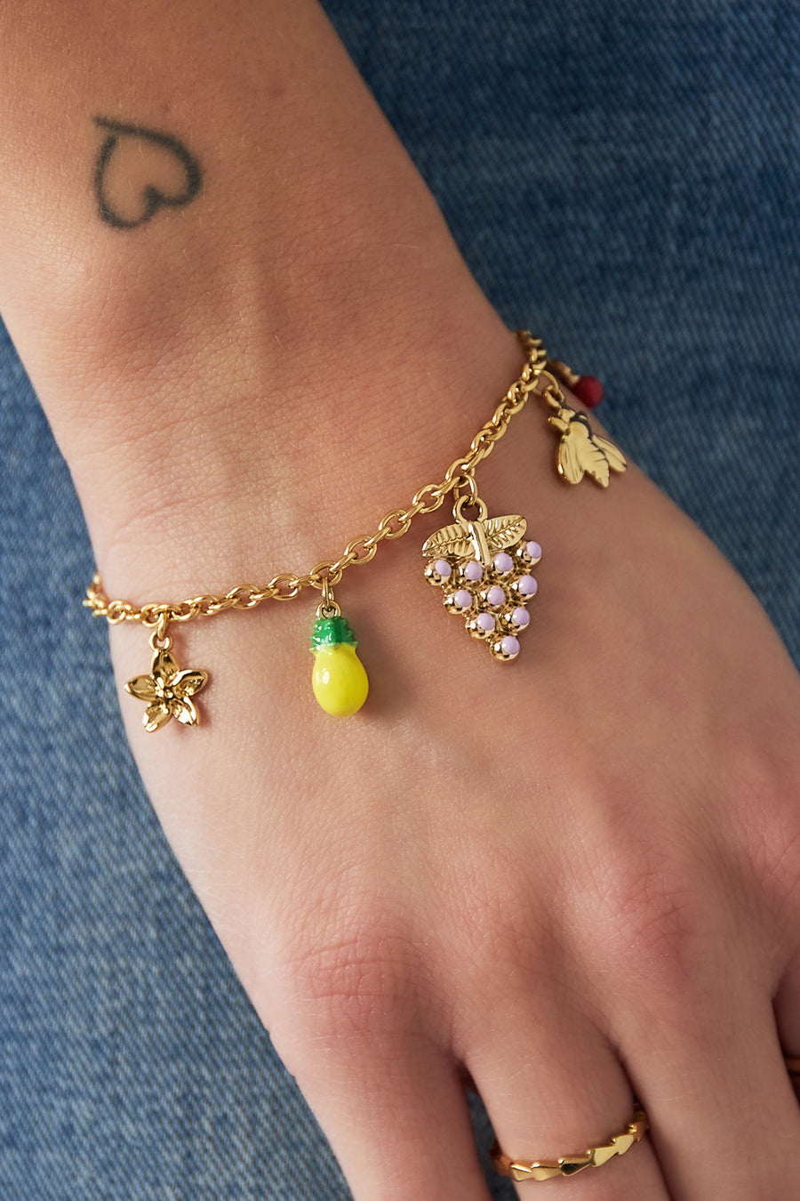 Bracelet à breloques en acier inoxydable pour femmes avec motif de fruits – couleur or