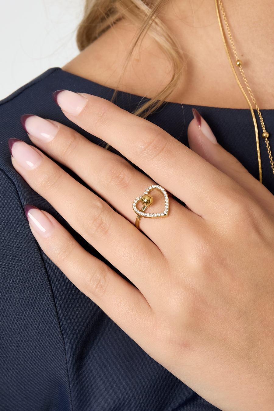 Bague spectaculaire en acier inoxydable pour femme avec cœur – couleur or