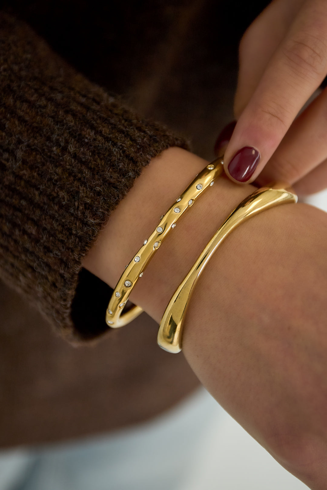 Organisch gevormde bangle