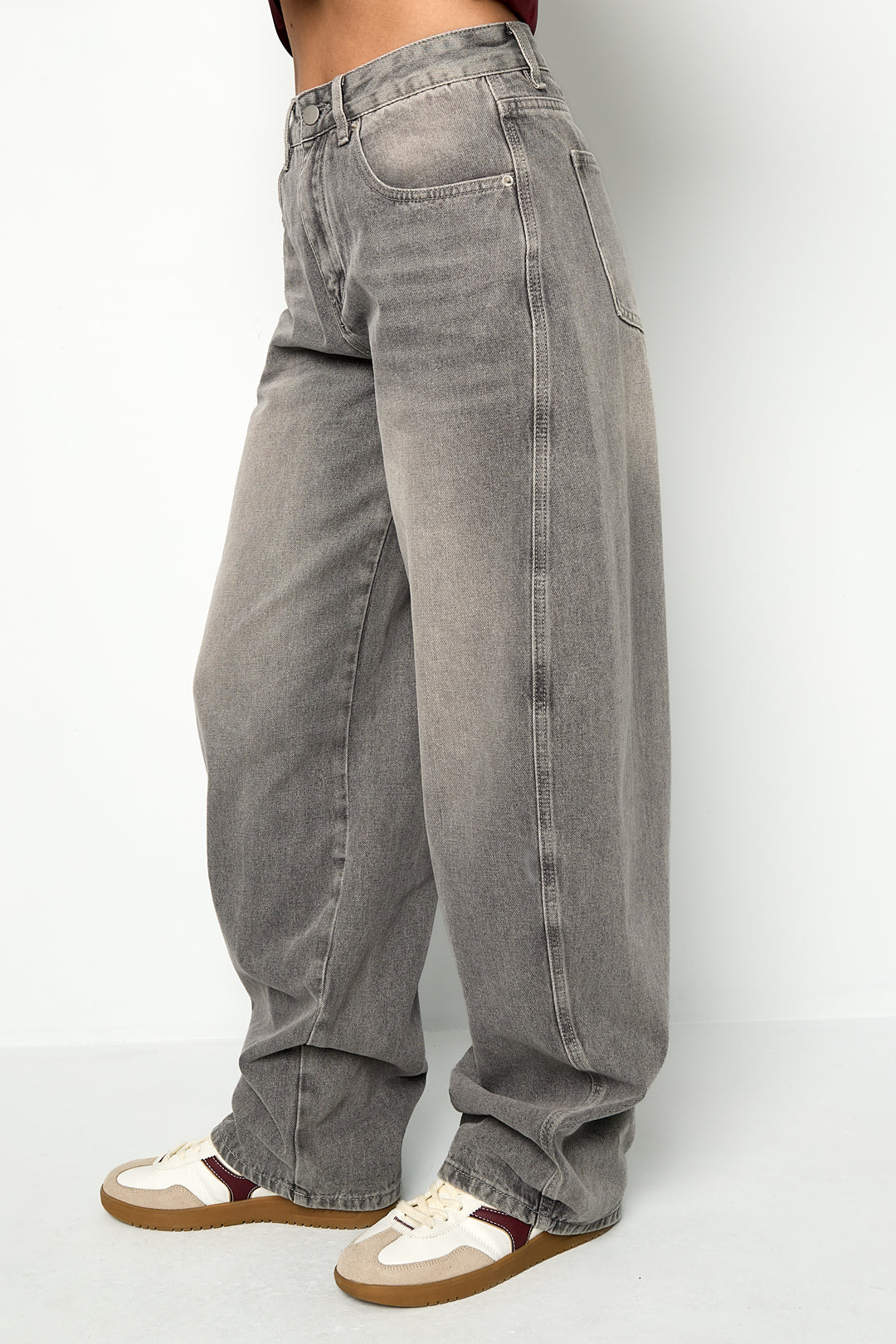 Women's high-waisted wide-leg jeans – image 13